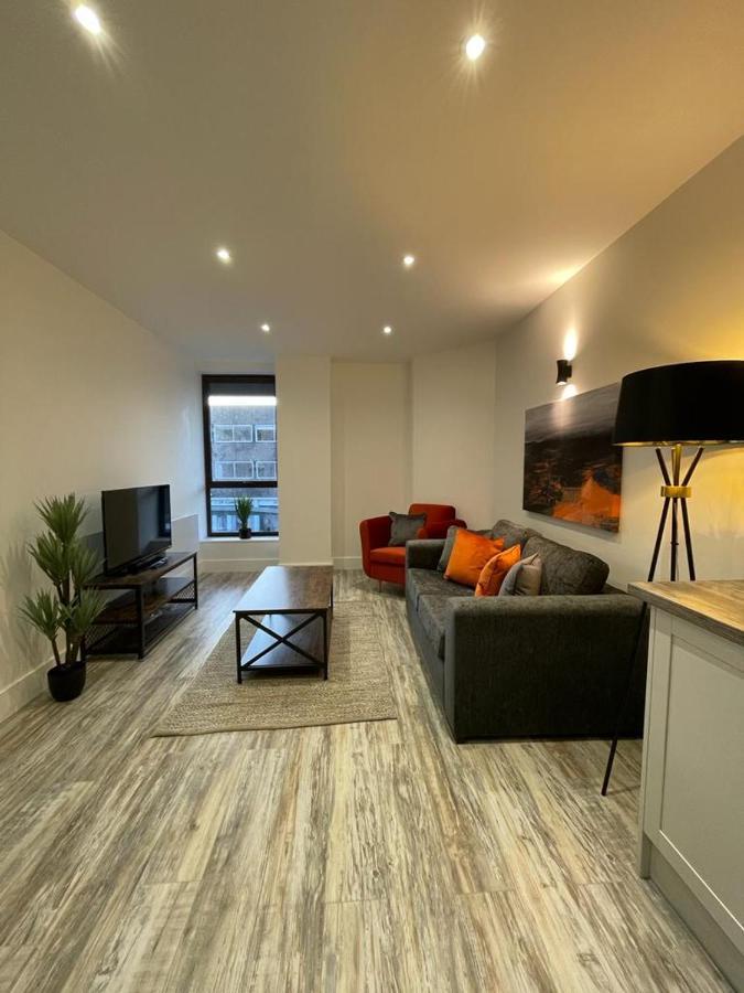 Kingsbridge Point - Cosy One Bed Apartments Near Town Centre, Суиндън Екстериор снимка