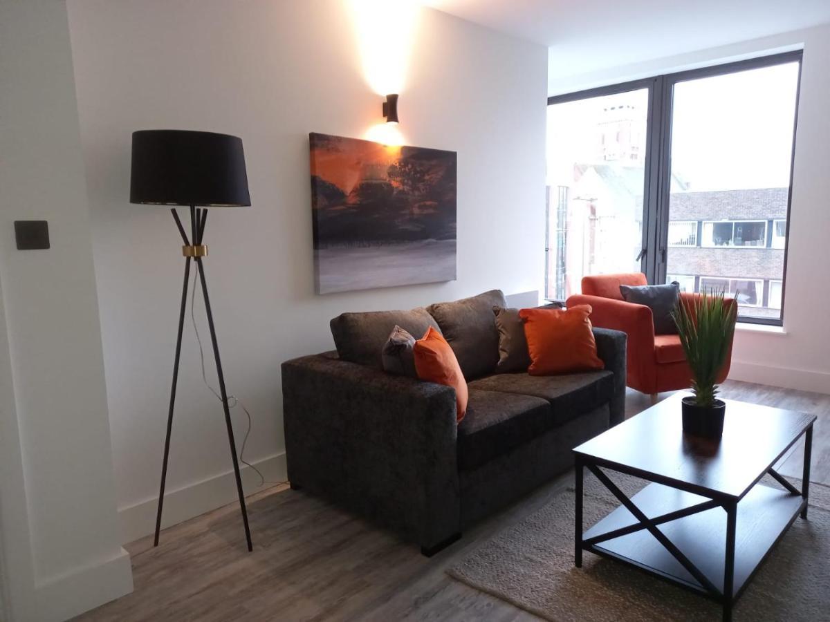 Kingsbridge Point - Cosy One Bed Apartments Near Town Centre, Суиндън Екстериор снимка