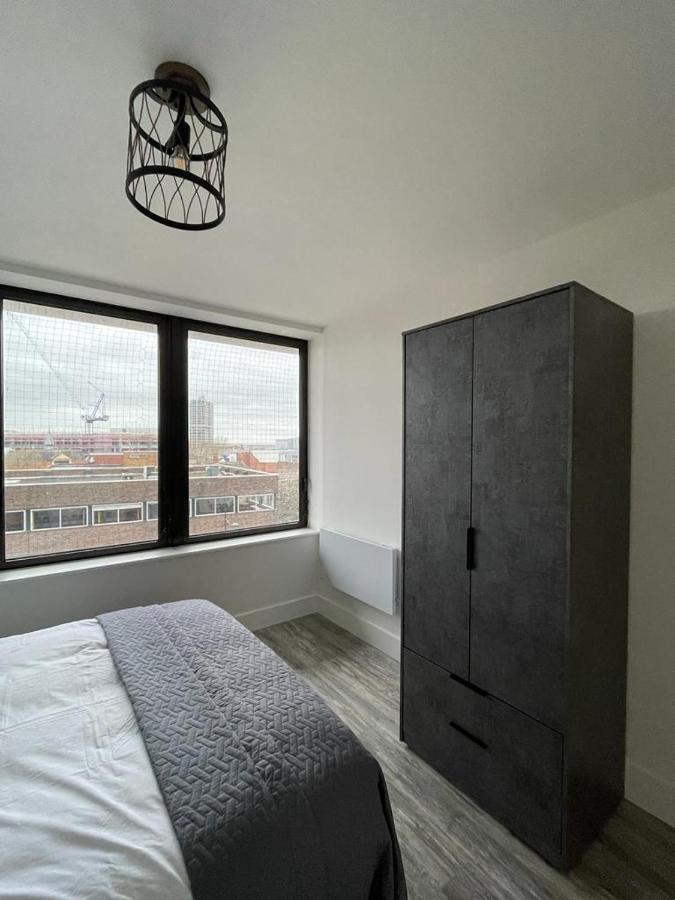 Kingsbridge Point - Cosy One Bed Apartments Near Town Centre, Суиндън Екстериор снимка