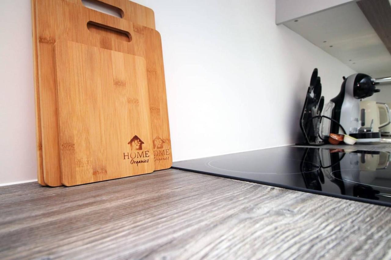 Kingsbridge Point - Cosy One Bed Apartments Near Town Centre, Суиндън Екстериор снимка