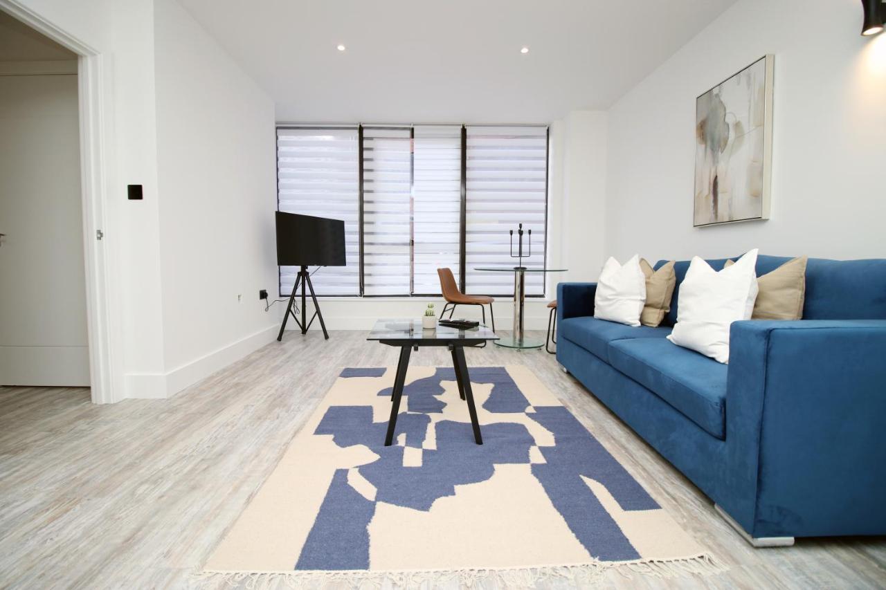 Kingsbridge Point - Cosy One Bed Apartments Near Town Centre, Суиндън Екстериор снимка